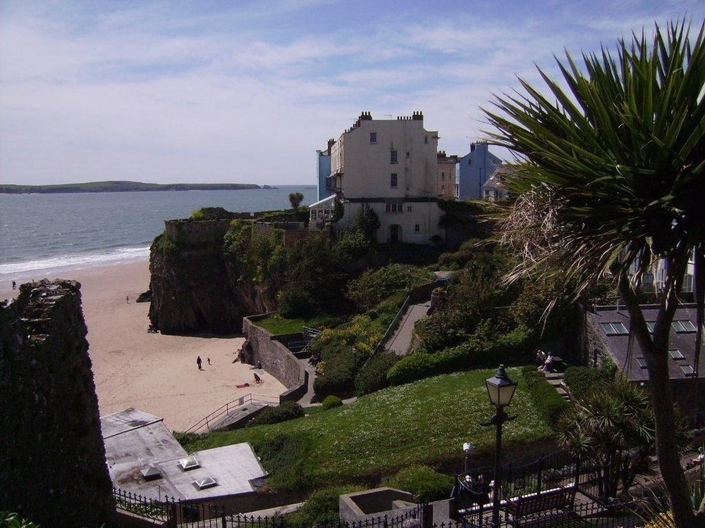 Langdon Villa Guest House Tenby Exterior photo