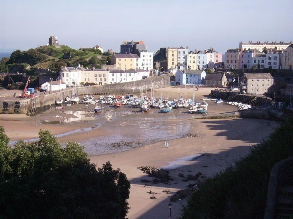 Langdon Villa Guest House Tenby Exterior photo